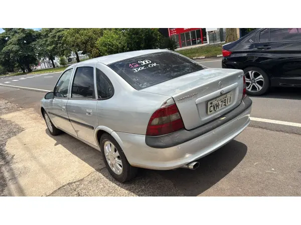 Vectra Sedan - Foto